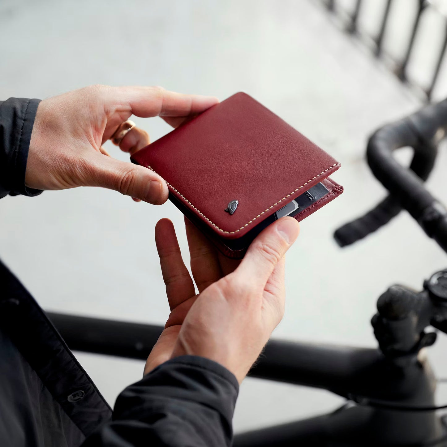 Bellroy Hide + Seek HI Wallet . Java