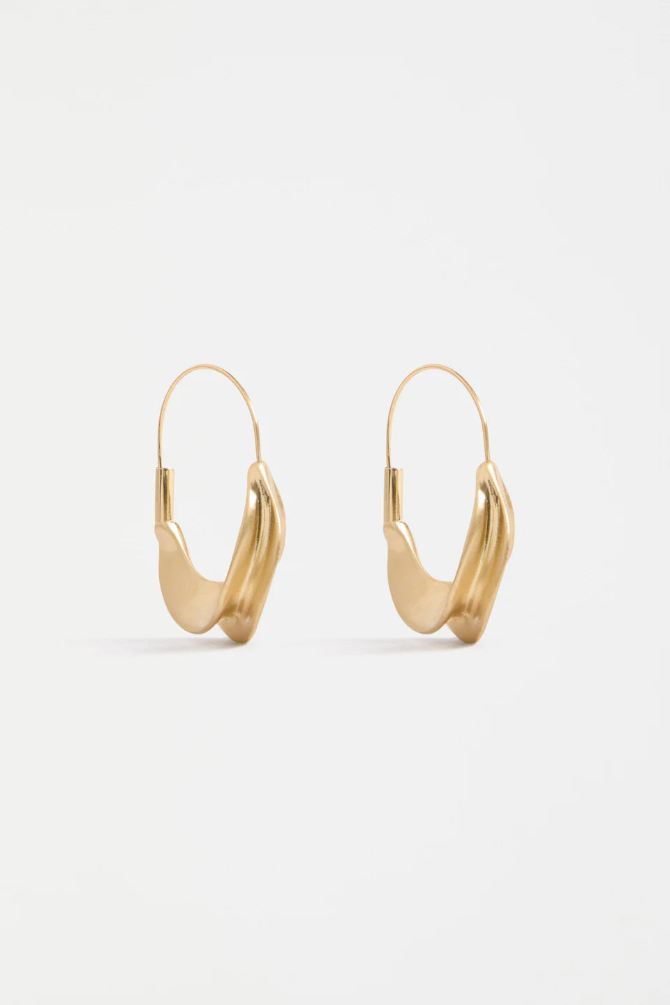 Earrings . Siita Hoop Gold
