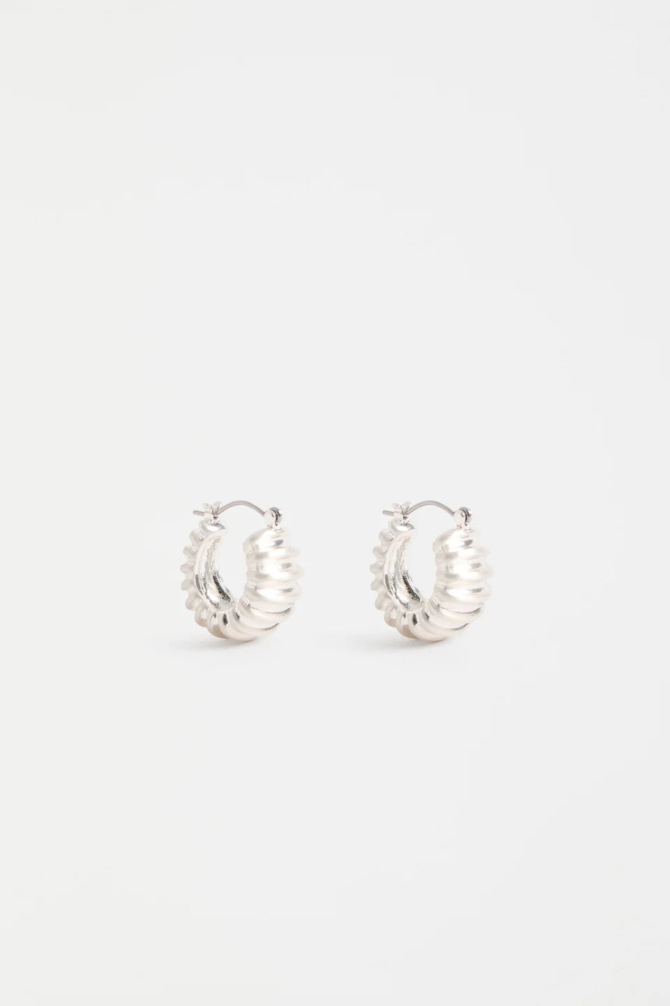 Earrings . Ellin Hoop Silver