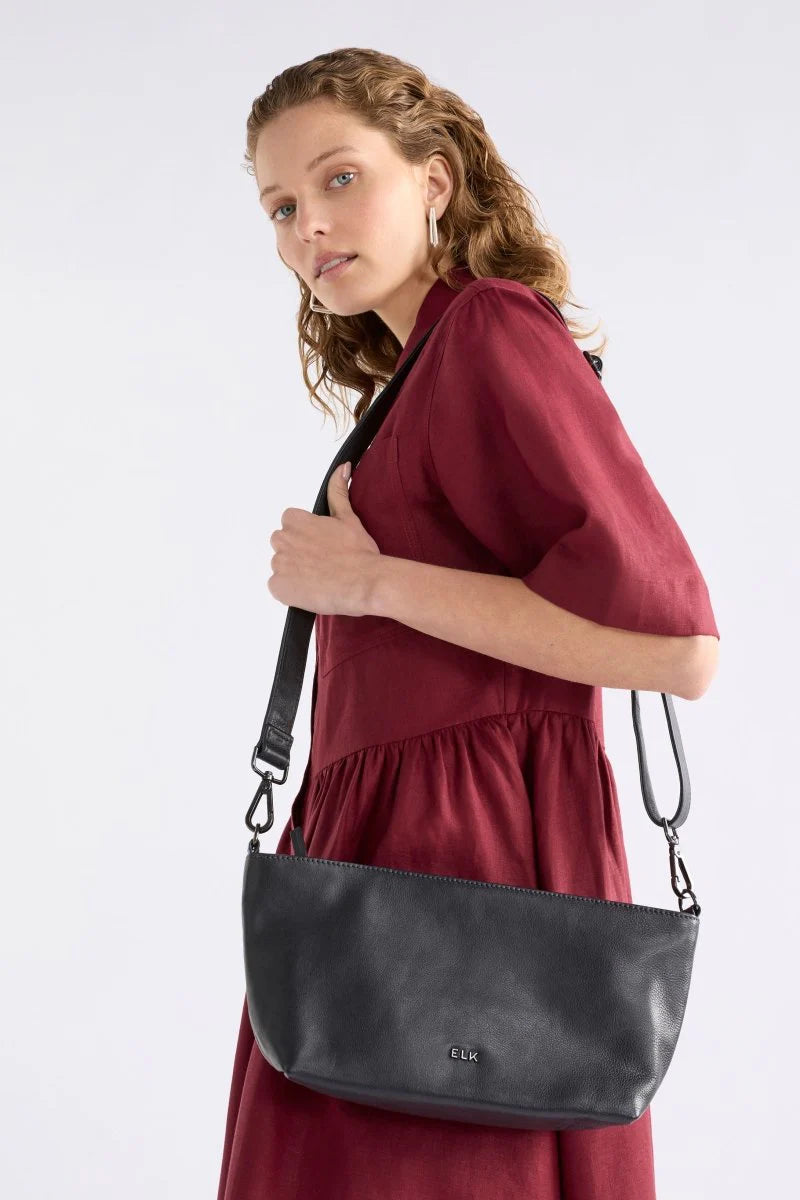 Hansen Crossbody . Navy