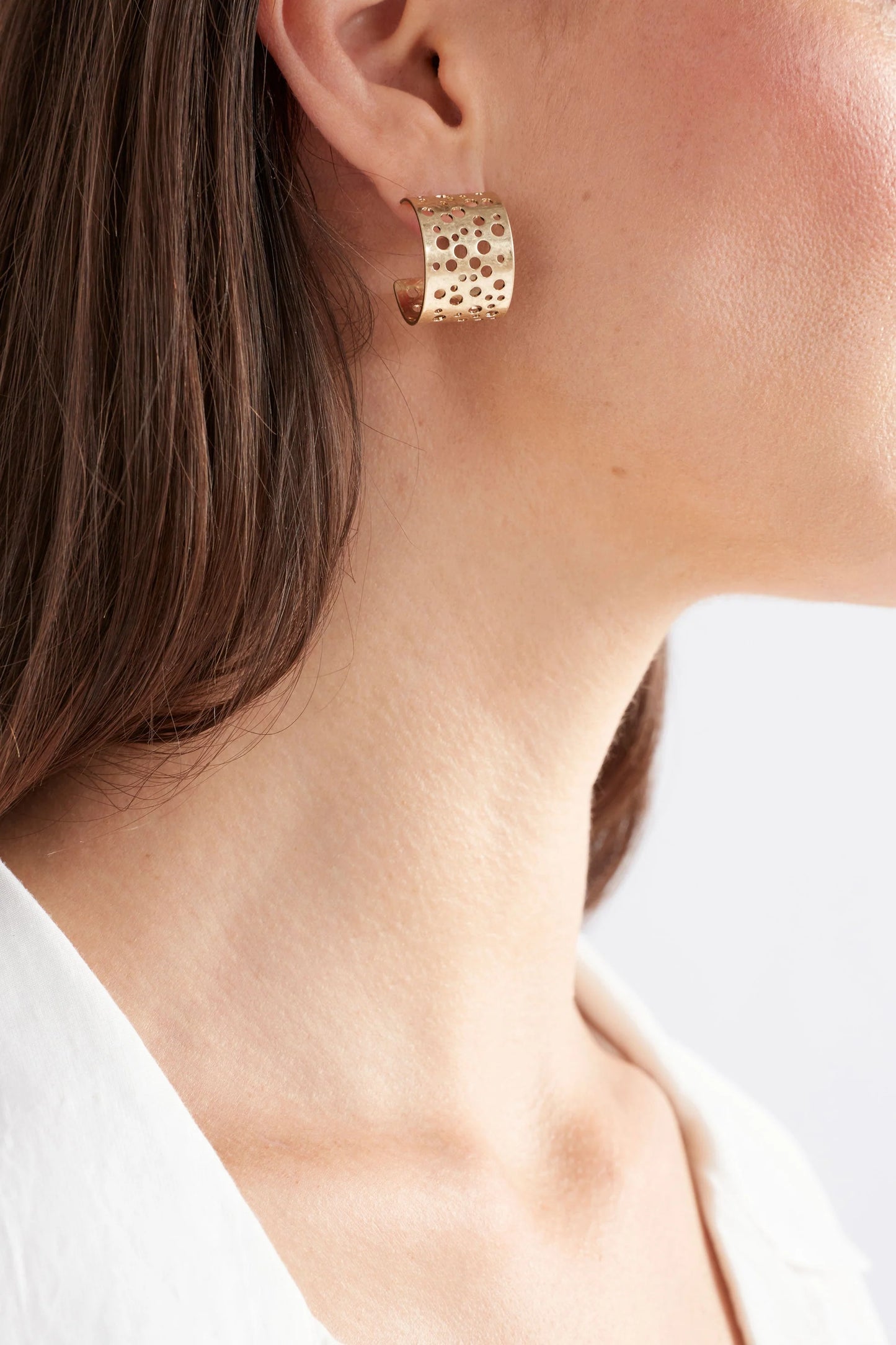 Earrings . Hulle Tiny Hoop