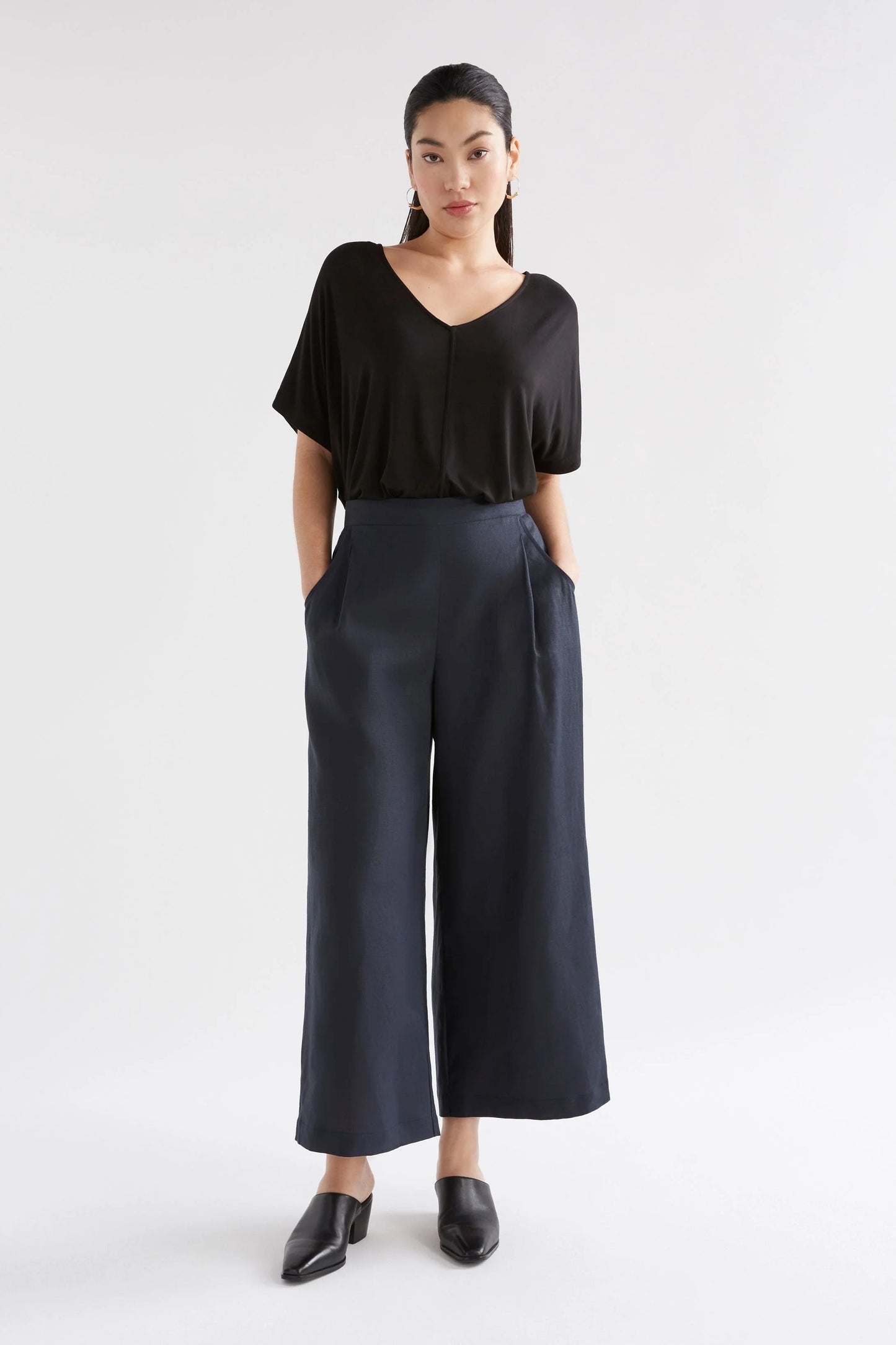 Pant . Ilona Light . Navy