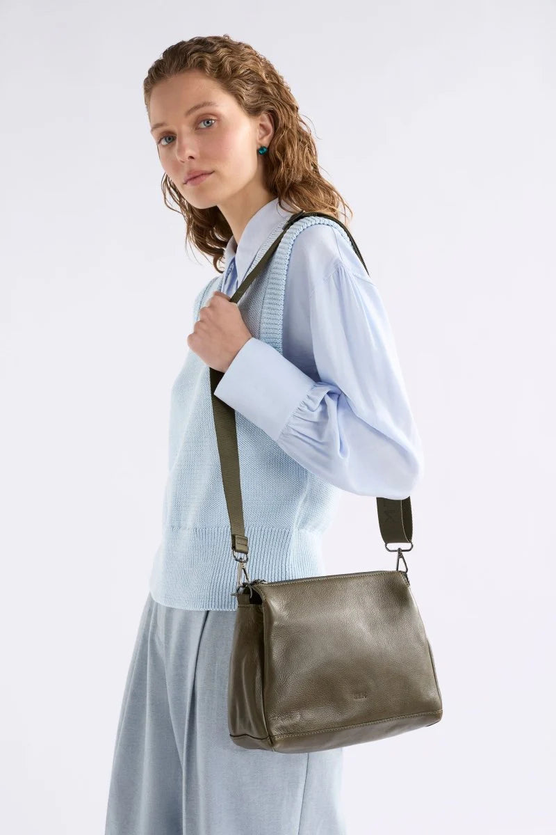Veni Crossbody . Olive