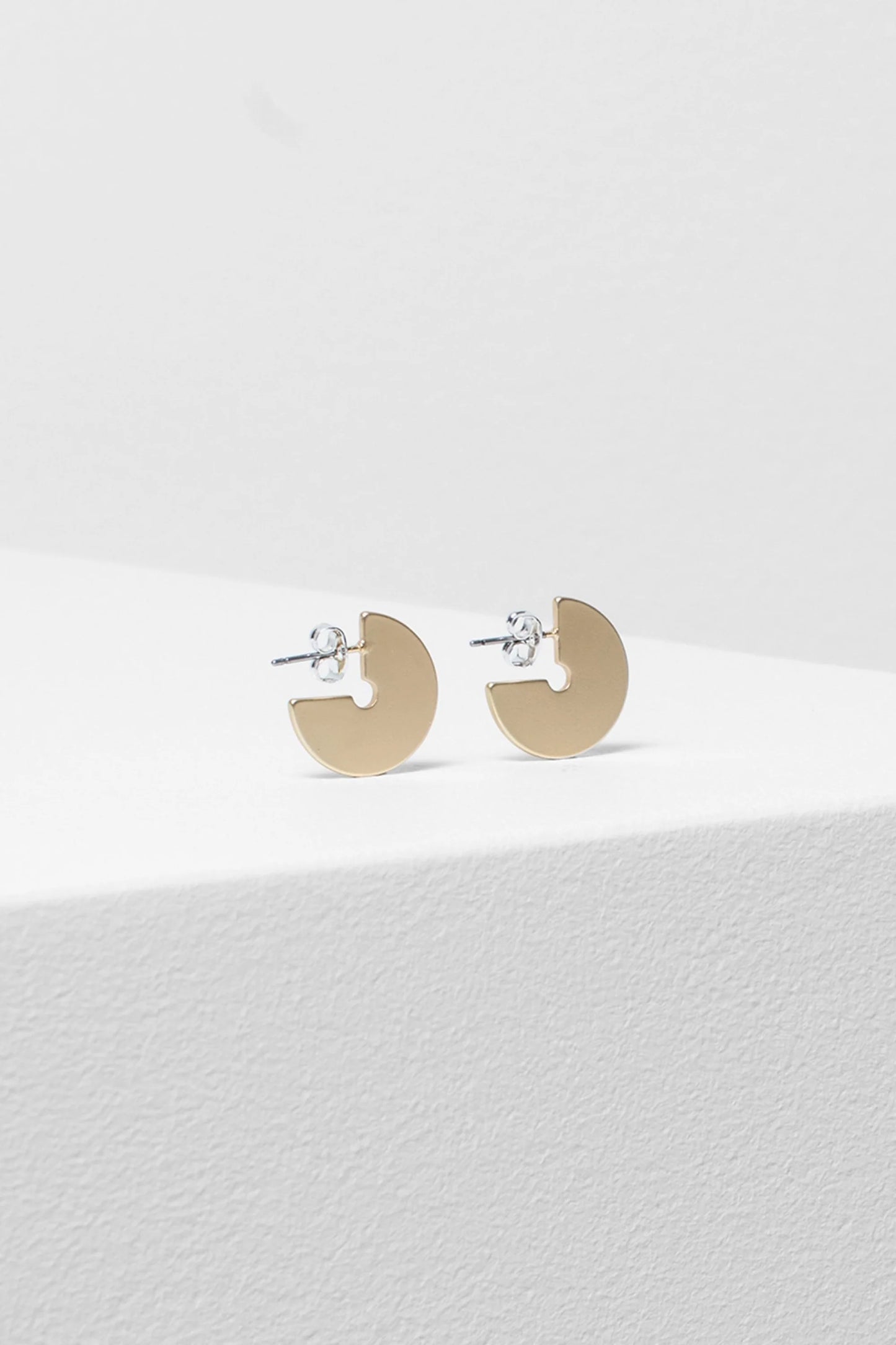 Earrings . Vivi . Gold