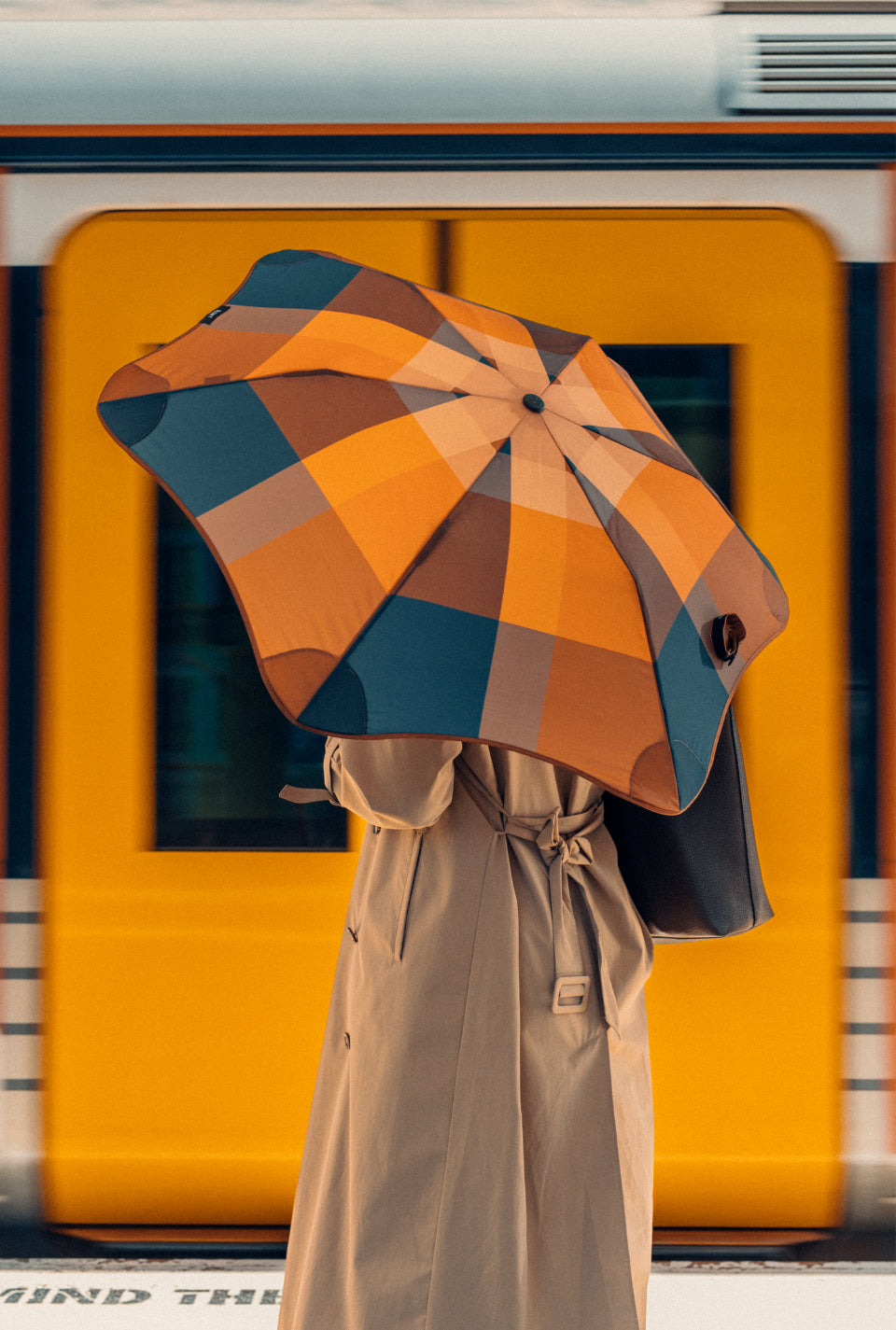 Blunt Metro Umbrella . Gingerbread