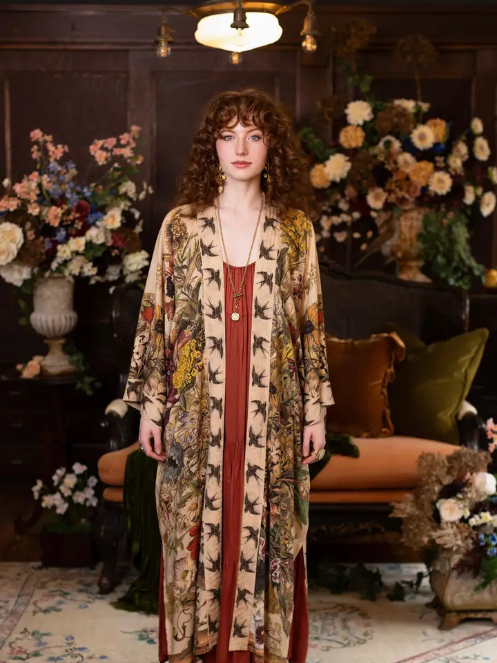 Opera Kimono . Golden Hour