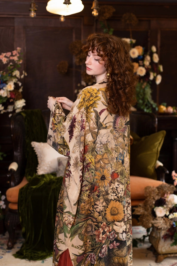 Opera Kimono . Golden Hour
