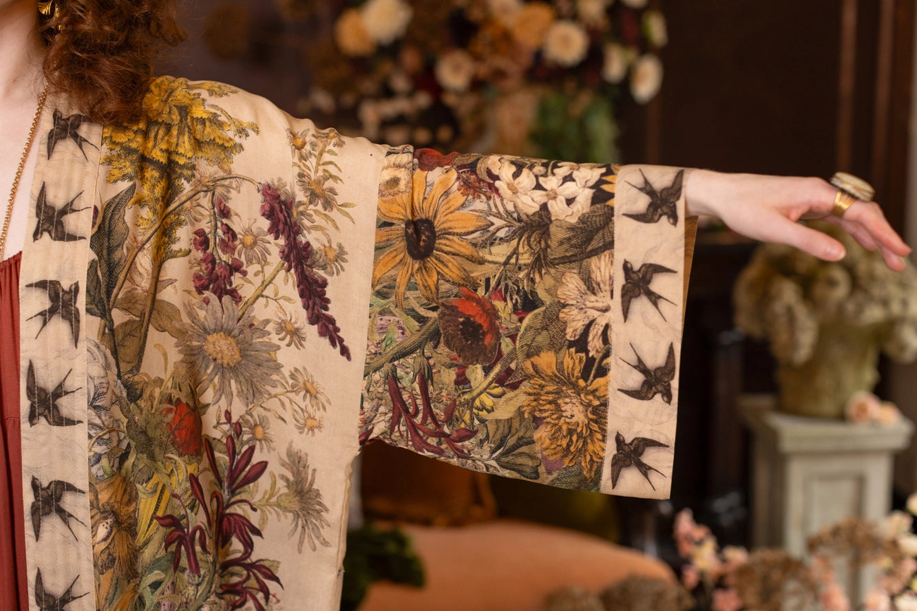 Opera Kimono . Golden Hour