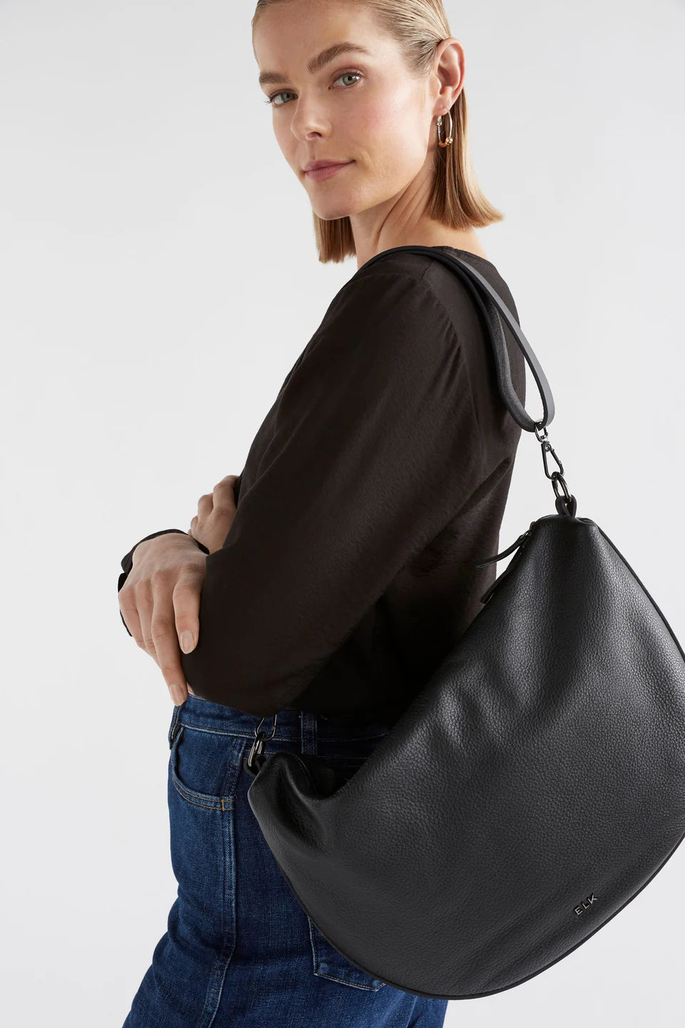 Illin Crossbody Bag . Black