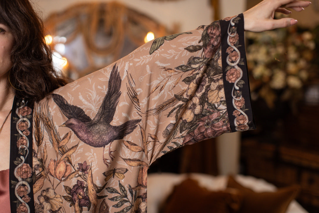 Opera Duster Kimono Robe . Momento .