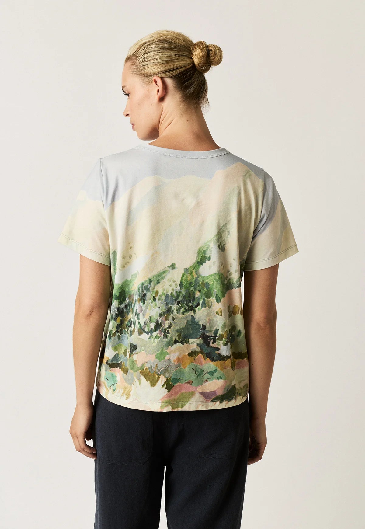 Apollo Tee . Mountain Peak
