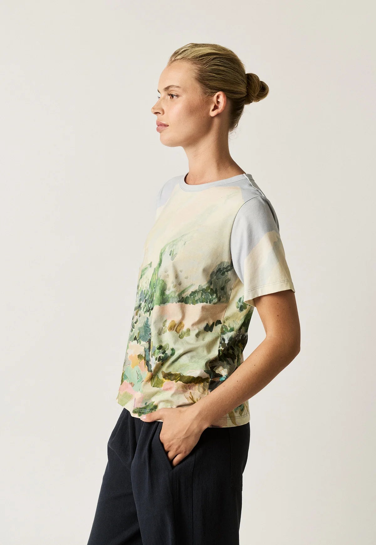 Apollo Tee . Mountain Peak