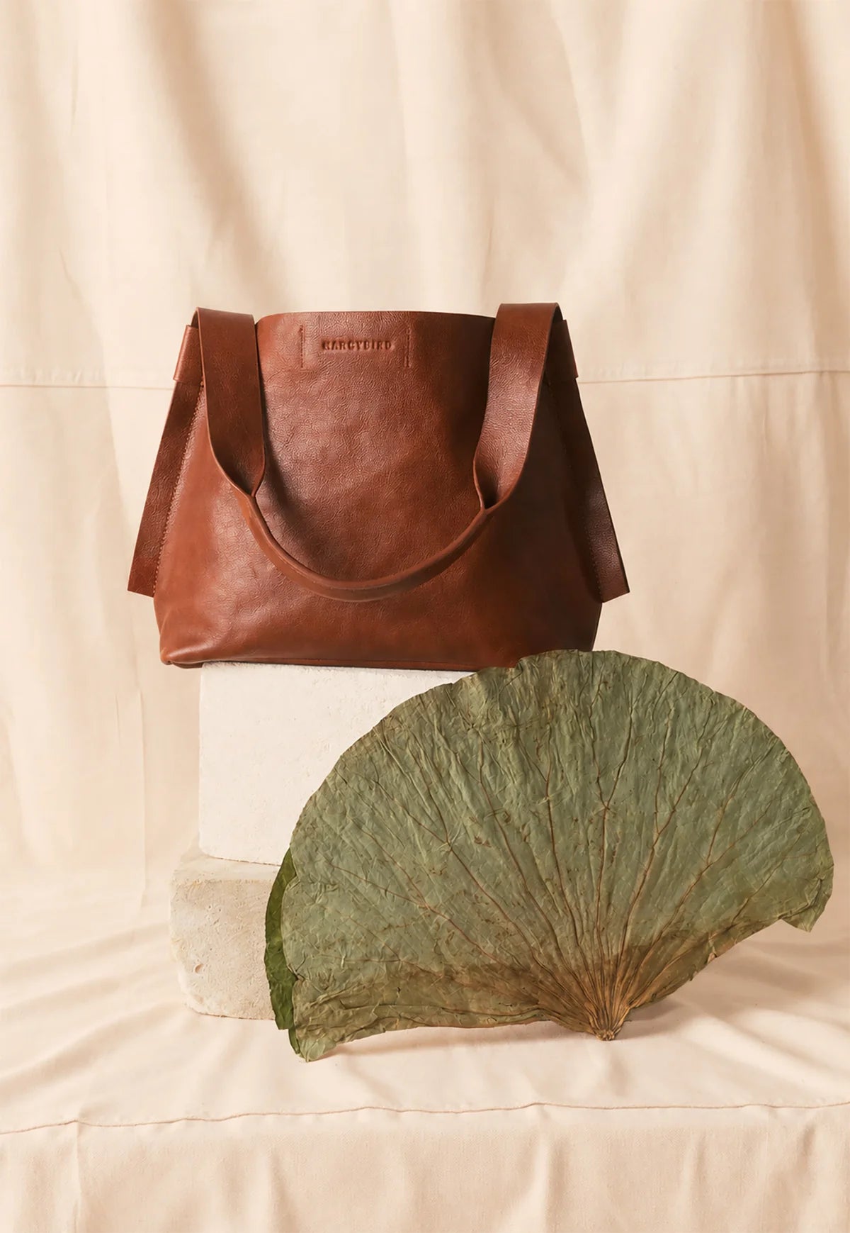 Burton Bag . Bombay Brown