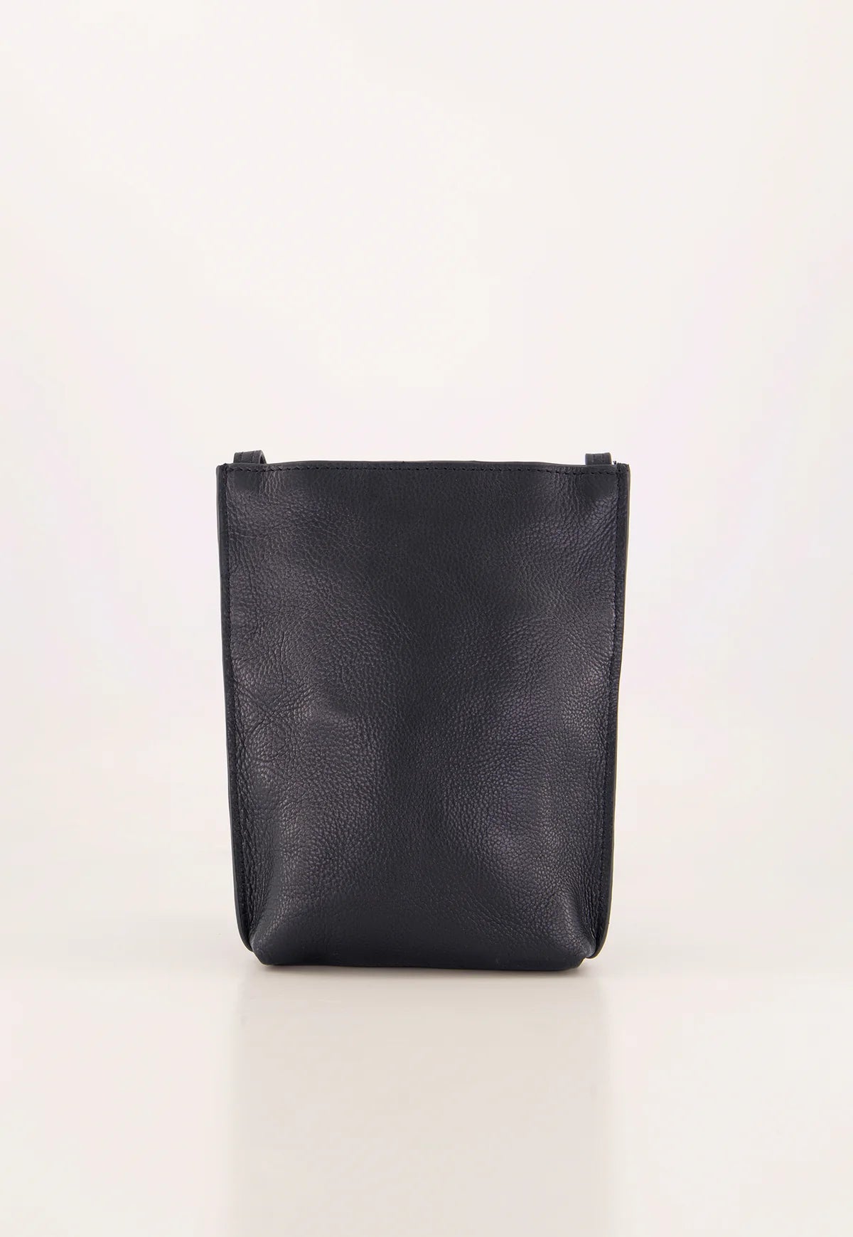 Louanne Pouch . Black