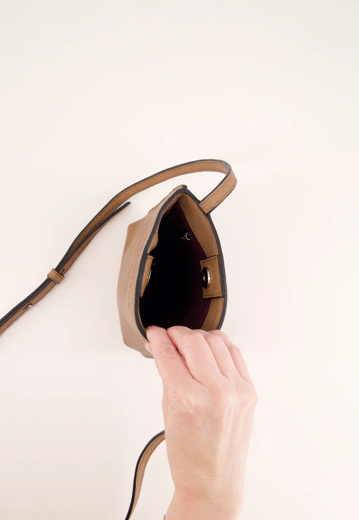 Louanne Pouch . Stone