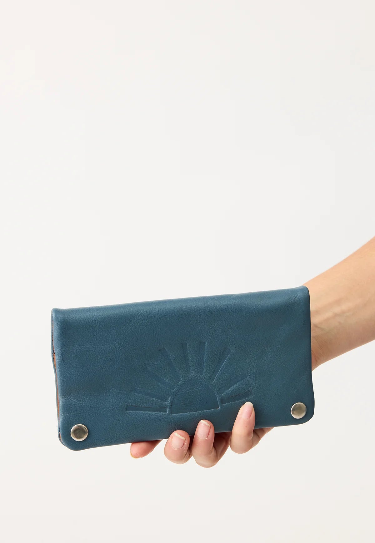 Pearl Wallet . Mineral