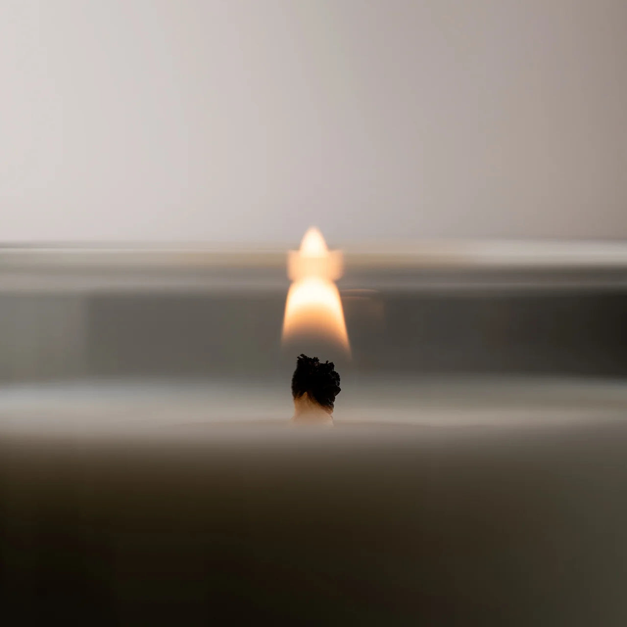 Scented Candle . Ultra Violet