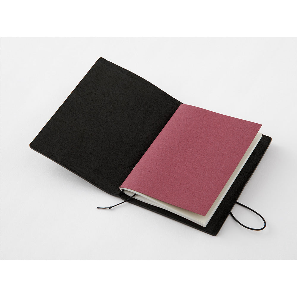 Traveler's Notebook . Passport size . Black