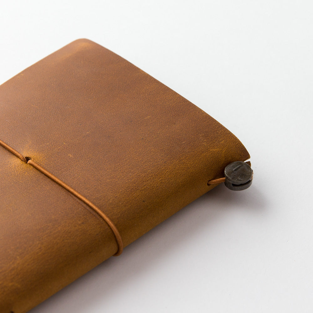 Traveler's Notebook . Passport size . Brown